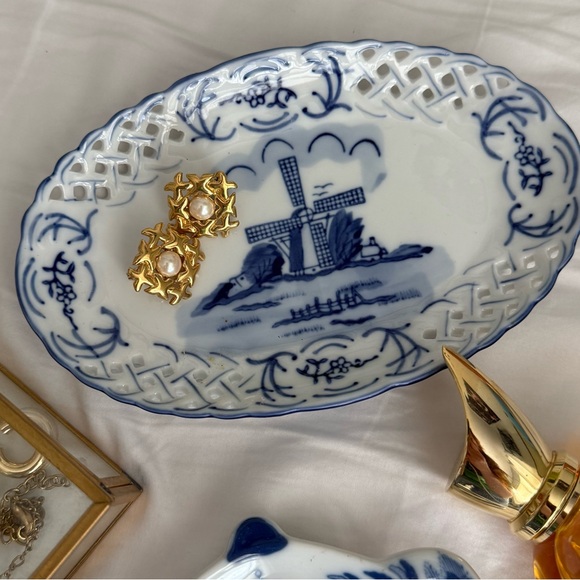 MONET vintage clips earrings- excellent condition - Picture 11 of 11